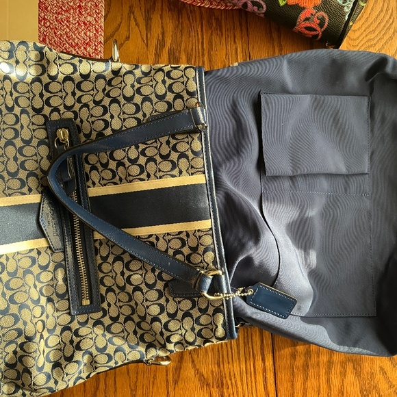 Coach Signature Stripe Handbag – Blue & Gray Canvas with Detachable Strap - Picture 7 of 8